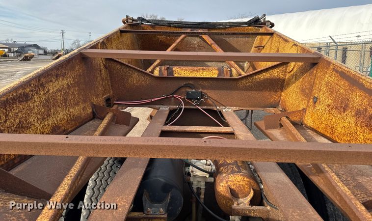 image for item EA2225 1988 Load King  1827 bottom dump trailer