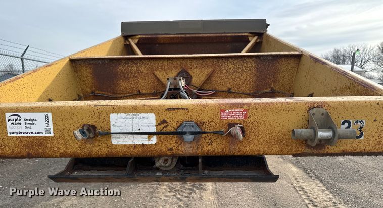 image for item EA2225 1988 Load King  1827 bottom dump trailer