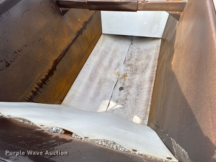 image for item EA2225 1988 Load King  1827 bottom dump trailer