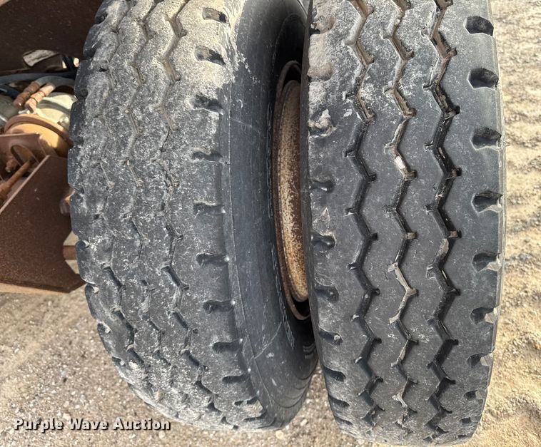 image for item EA2225 1988 Load King  1827 bottom dump trailer