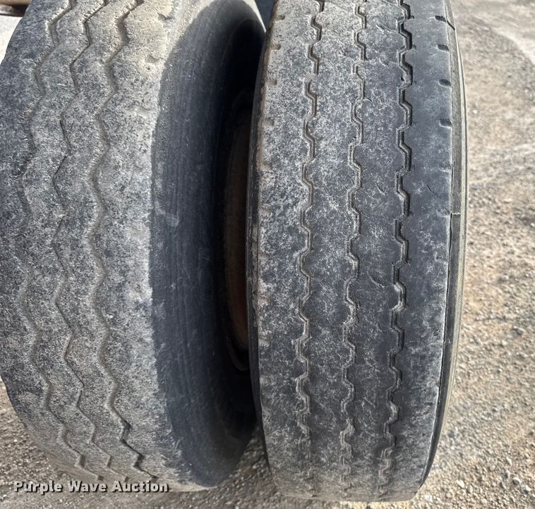 image for item EA2225 1988 Load King  1827 bottom dump trailer