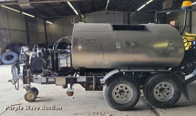 image for item EA2845 2005 Etnyre M4987 pothole patcher