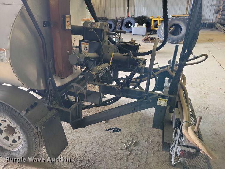 image for item EA2845 2005 Etnyre M4987 pothole patcher