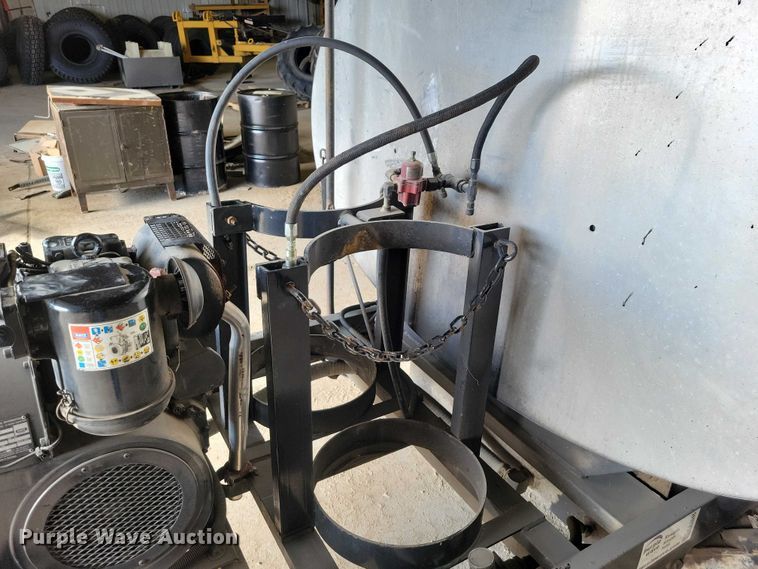 image for item EA2845 2005 Etnyre M4987 pothole patcher