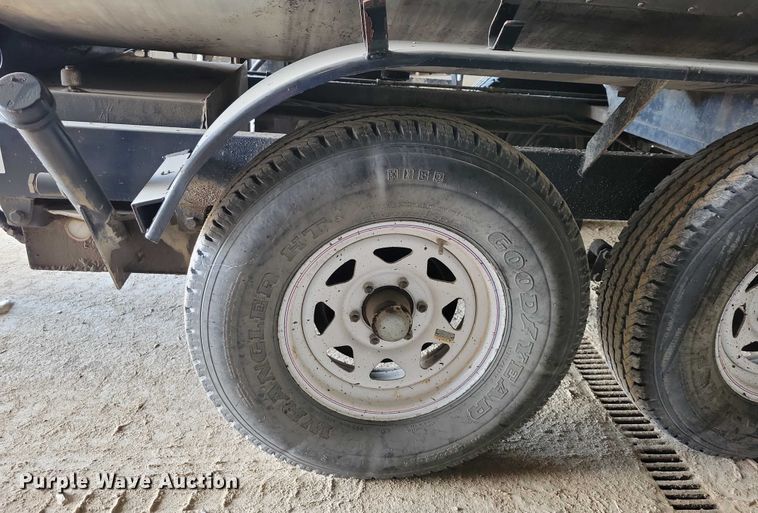 image for item EA2845 2005 Etnyre M4987 pothole patcher