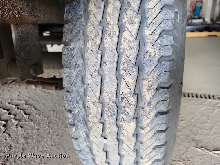 image for item EA2845 2005 Etnyre M4987 pothole patcher