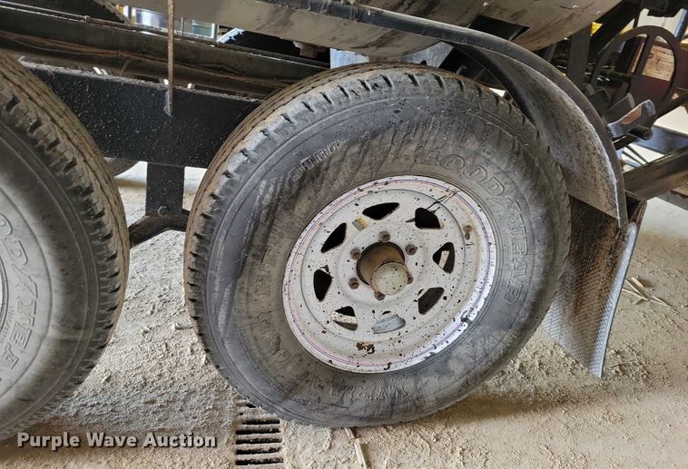 image for item EA2845 2005 Etnyre M4987 pothole patcher