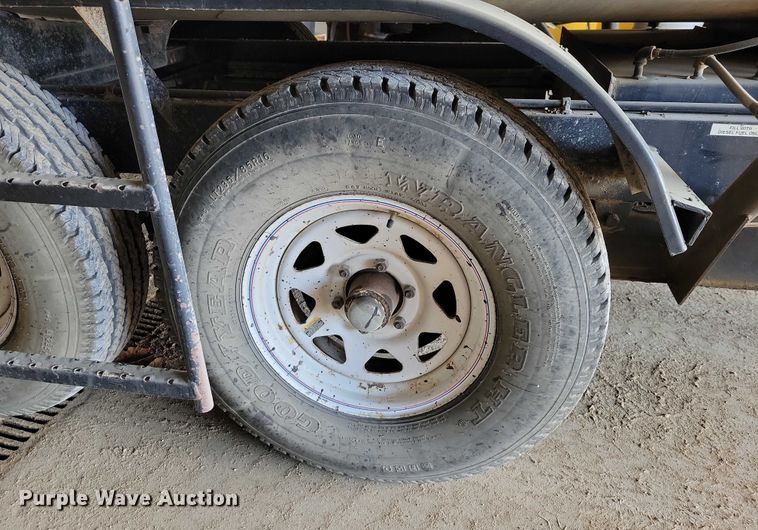 image for item EA2845 2005 Etnyre M4987 pothole patcher