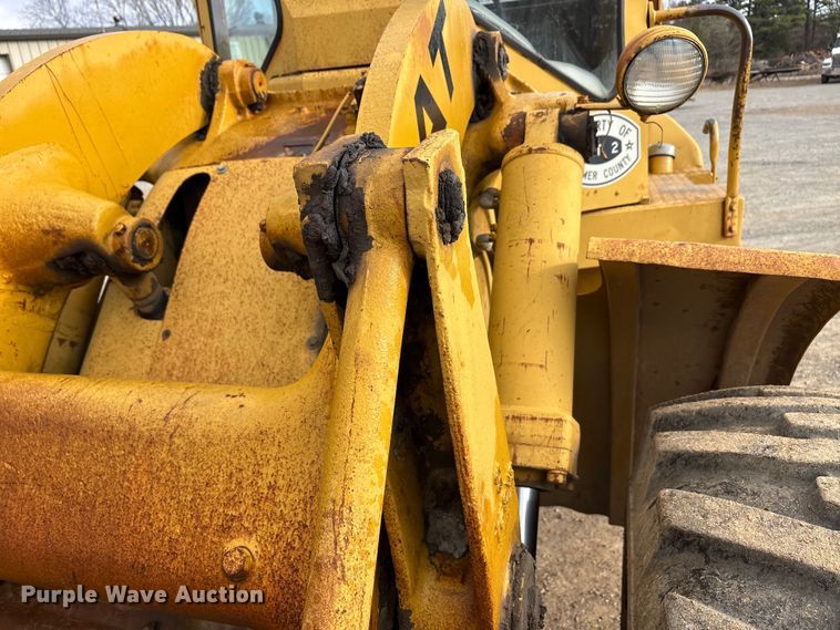 image for item EA7908 1973 Caterpillar 950 wheel loader