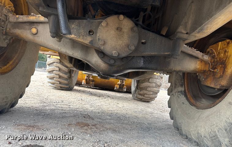 image for item EA7908 1973 Caterpillar 950 wheel loader