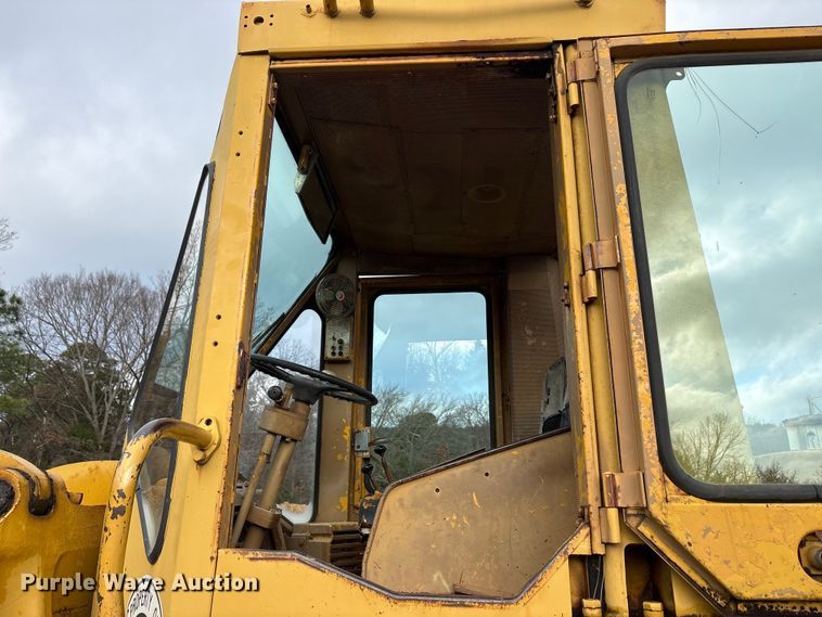 image for item EA7908 1973 Caterpillar 950 wheel loader