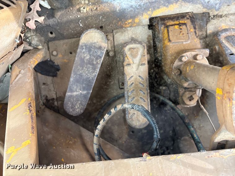 image for item EA7908 1973 Caterpillar 950 wheel loader