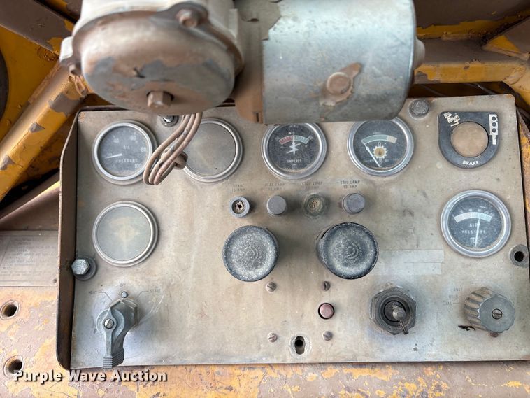 image for item EA7908 1973 Caterpillar 950 wheel loader