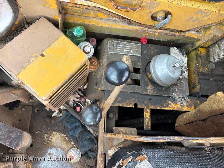 image for item EA7908 1973 Caterpillar 950 wheel loader