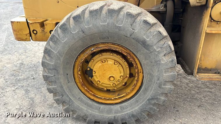 image for item EA7908 1973 Caterpillar 950 wheel loader