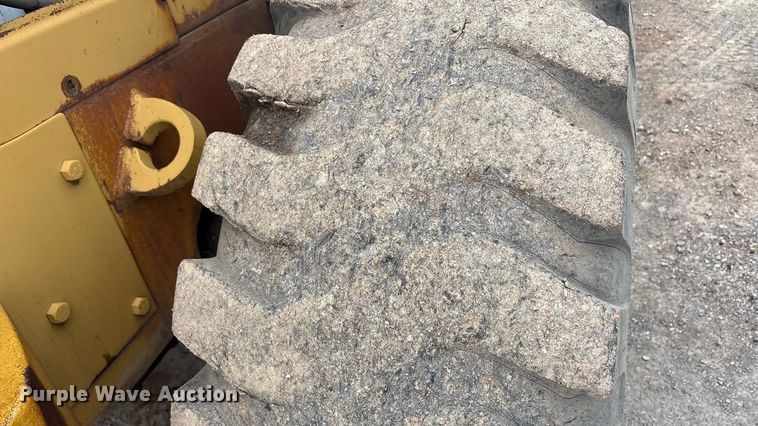 image for item EA7908 1973 Caterpillar 950 wheel loader