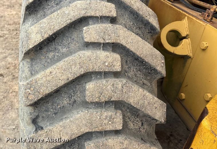 image for item EA7908 1973 Caterpillar 950 wheel loader