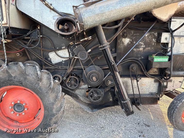 image for item EC4561 Gleaner E combine