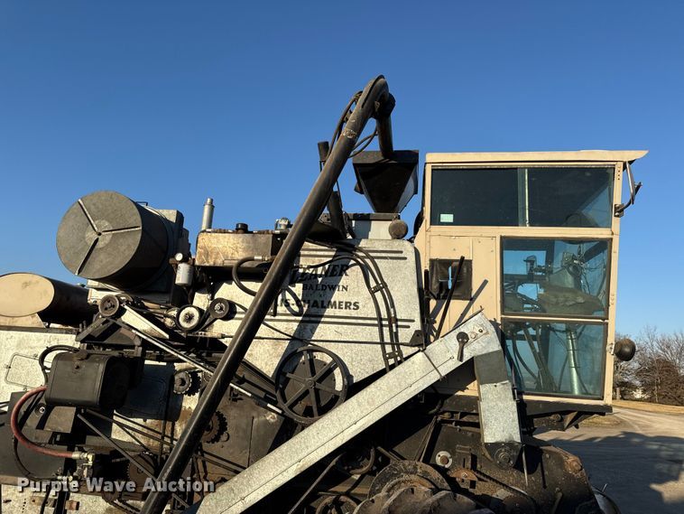 image for item EC4561 Gleaner E combine