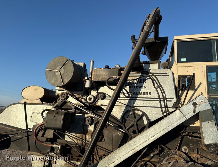 image for item EC4561 Gleaner E combine