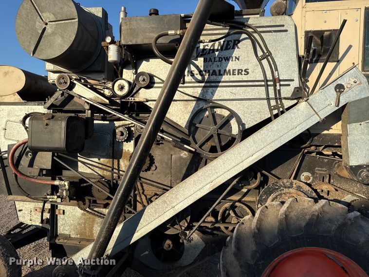 image for item EC4561 Gleaner E combine