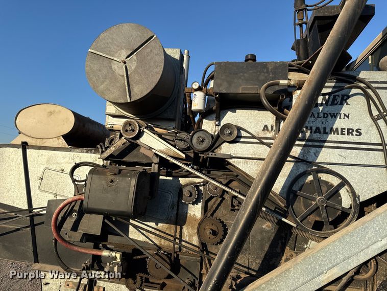 image for item EC4561 Gleaner E combine