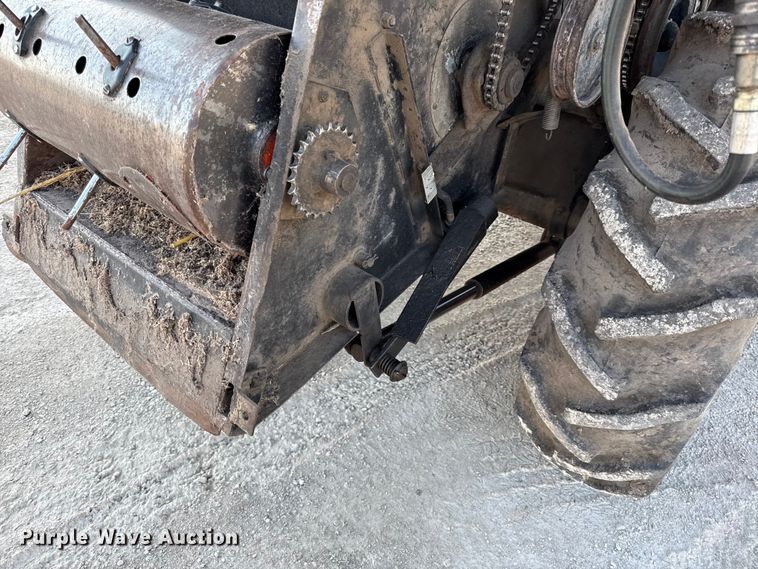 image for item EC4561 Gleaner E combine