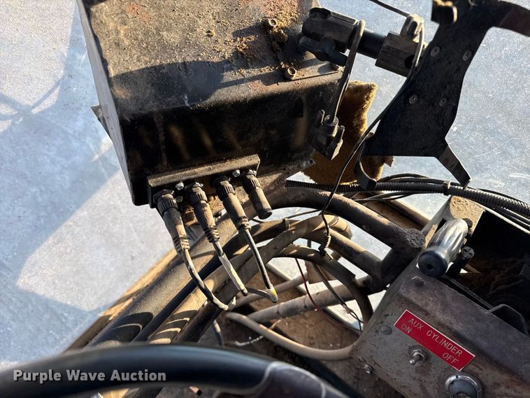 image for item EC4561 Gleaner E combine