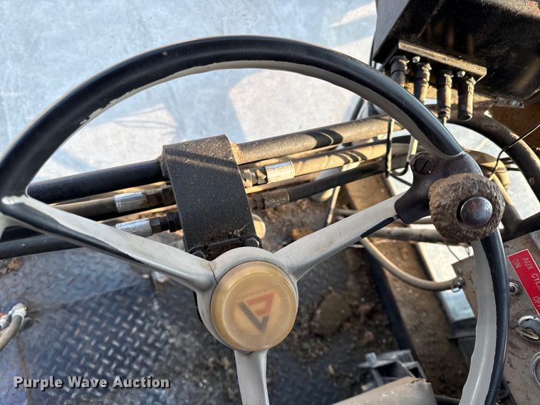 image for item EC4561 Gleaner E combine