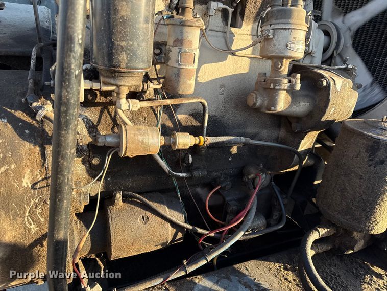 image for item EC4561 Gleaner E combine