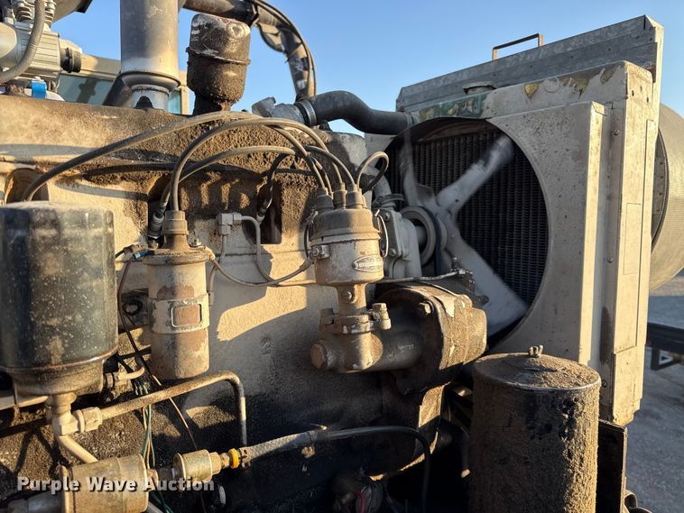 image for item EC4561 Gleaner E combine