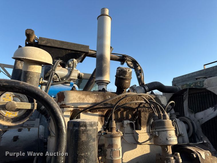 image for item EC4561 Gleaner E combine