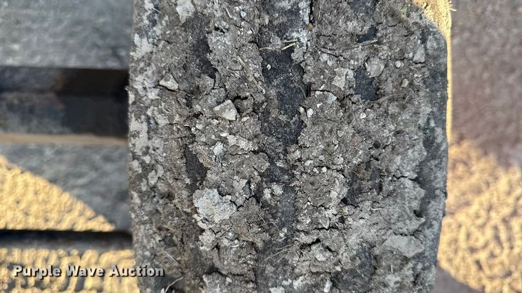 image for item EC4561 Gleaner E combine