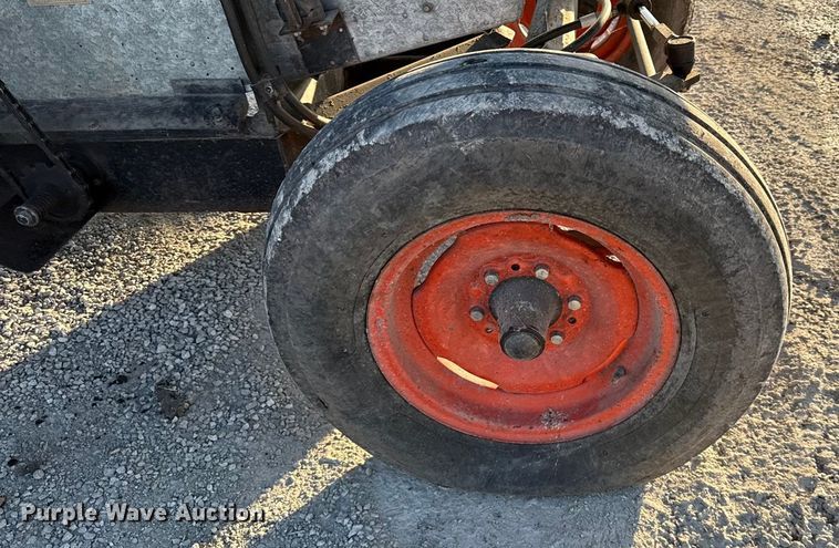 image for item EC4561 Gleaner E combine