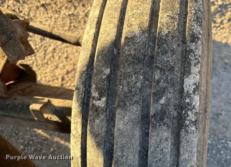 image for item EC4561 Gleaner E combine