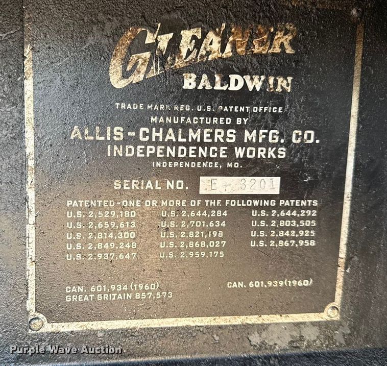 image for item EC4561 Gleaner E combine