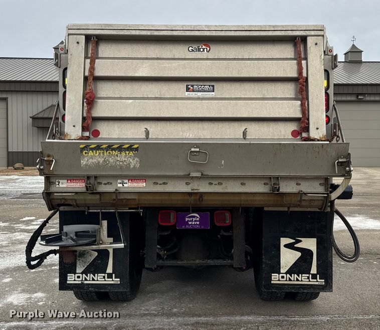 image for item EF2410 2005 International 7400 dump truck