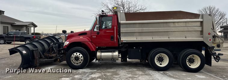 image for item EF2410 2005 International 7400 dump truck