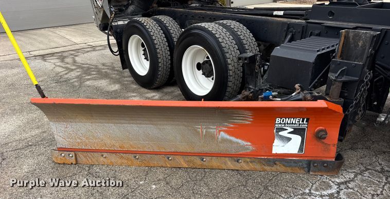 image for item EF2410 2005 International 7400 dump truck