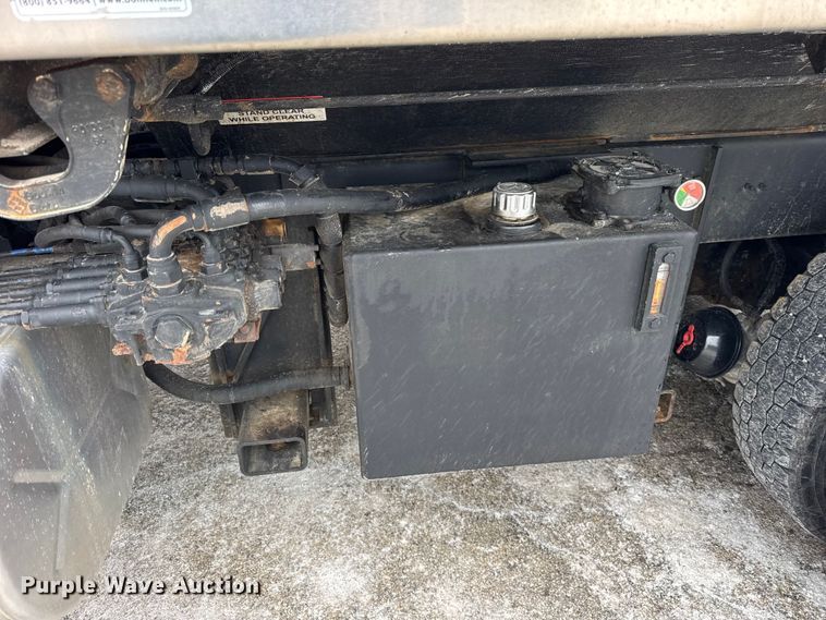 image for item EF2410 2005 International 7400 dump truck