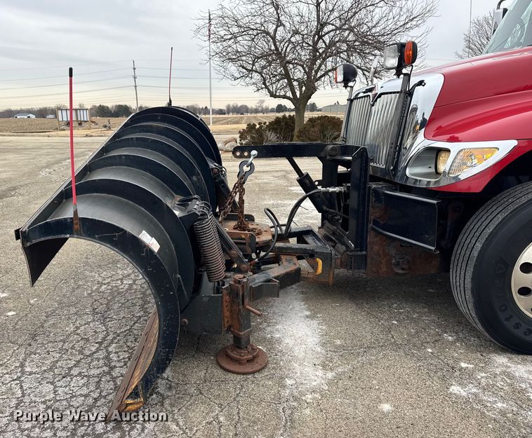 image for item EF2410 2005 International 7400 dump truck