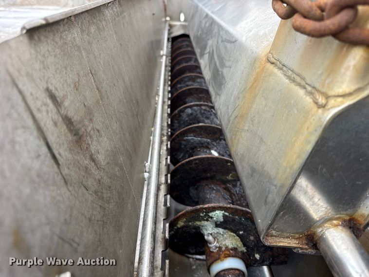 image for item EF2410 2005 International 7400 dump truck