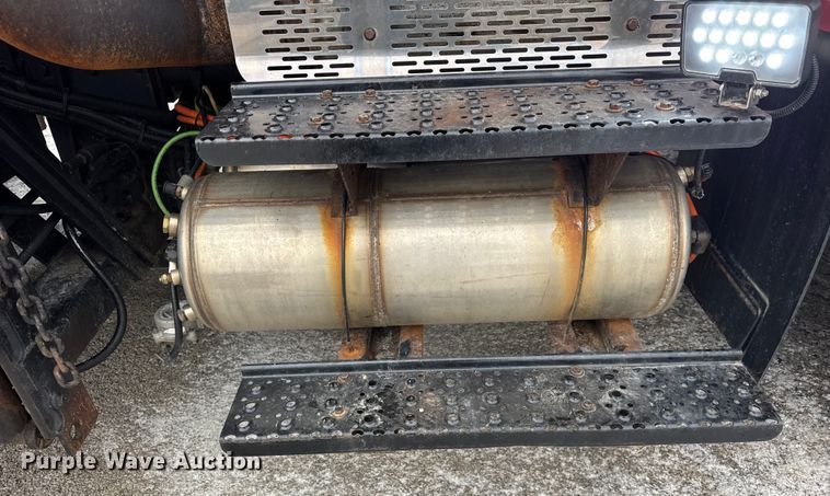 image for item EF2410 2005 International 7400 dump truck