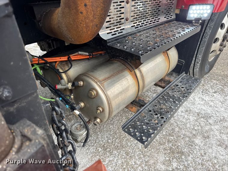 image for item EF2410 2005 International 7400 dump truck