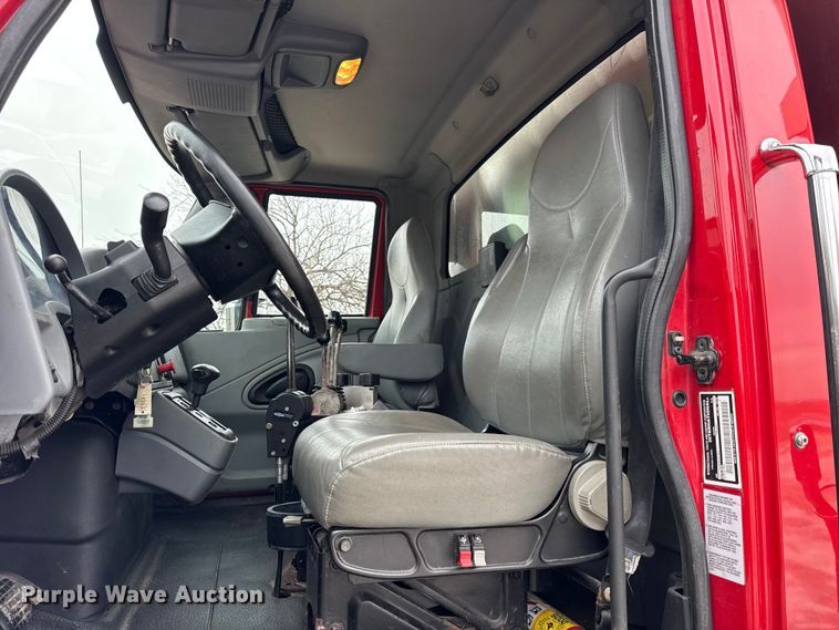 image for item EF2410 2005 International 7400 dump truck