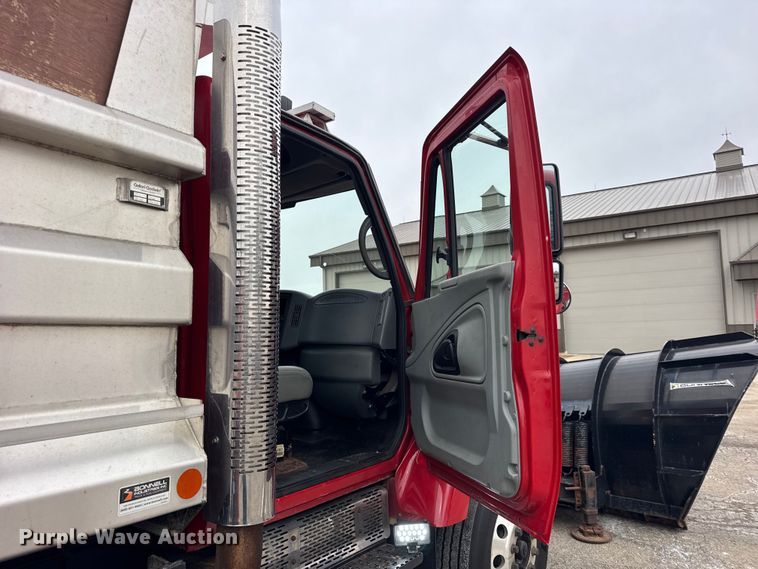 image for item EF2410 2005 International 7400 dump truck