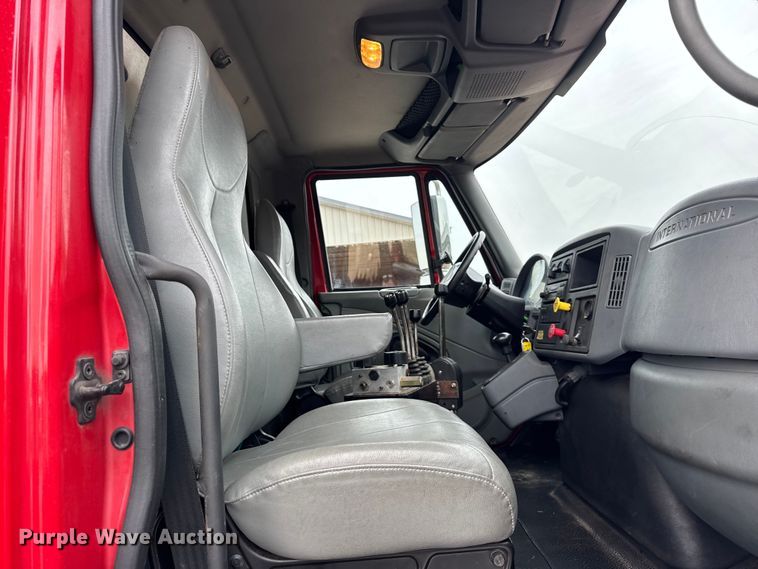 image for item EF2410 2005 International 7400 dump truck