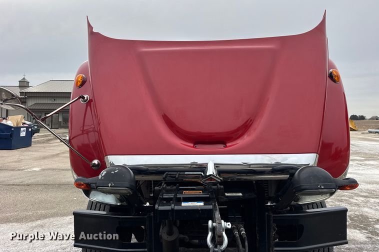 image for item EF2410 2005 International 7400 dump truck