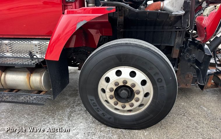 image for item EF2410 2005 International 7400 dump truck