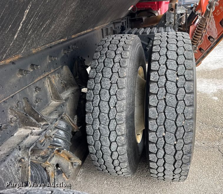 image for item EF2410 2005 International 7400 dump truck